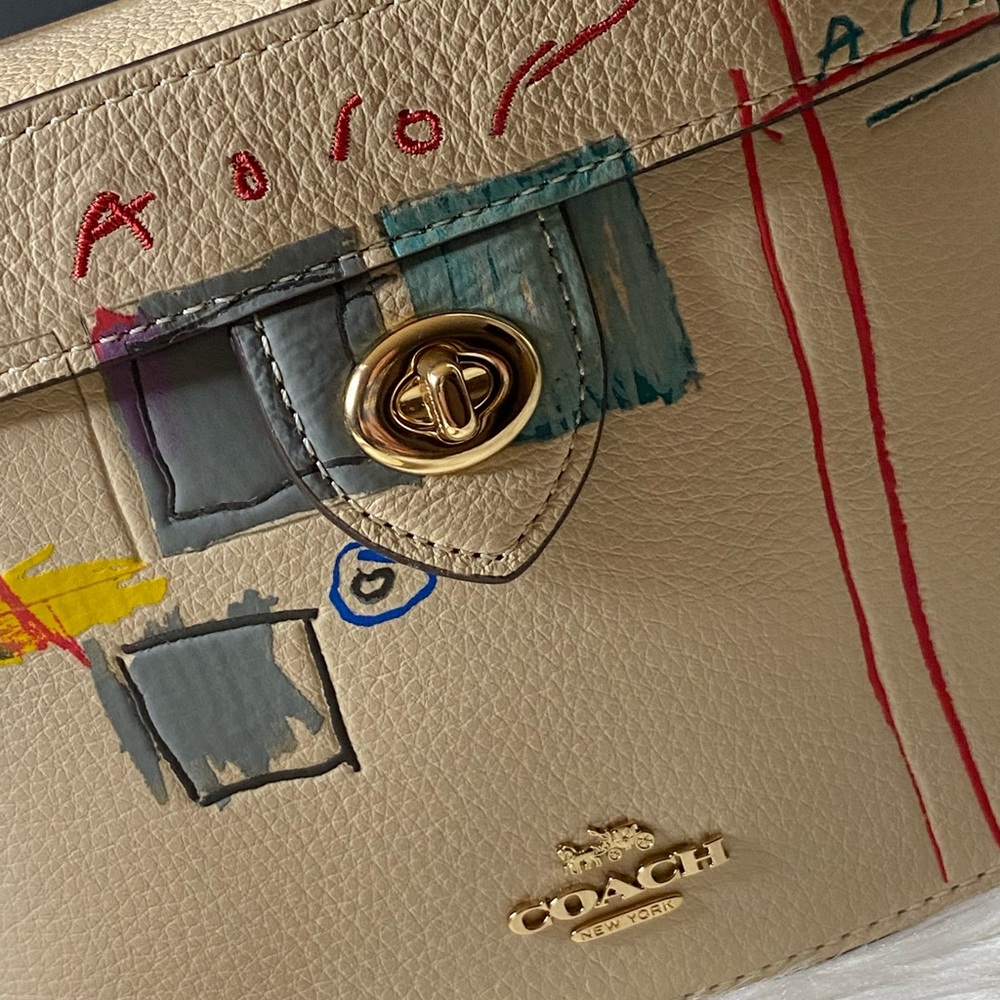 💰SOLD - C5655 - Coach X Jean Michel Basquiat Kay Crossbody - Picture 2 of 10
